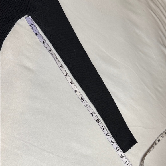 BB Essential Black V-Neck Ribbed 100% Cotton Sweater Women's Size M - Picture 7 of 9